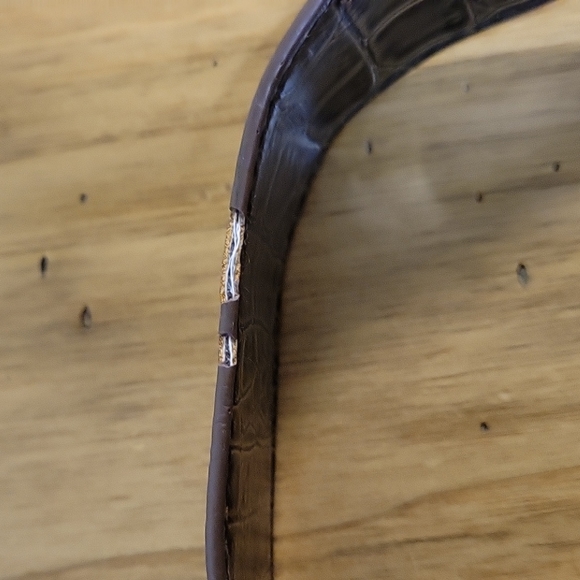 Realtree camo 9 pocket shoulder purse with adjustable strap - Picture 10 of 16